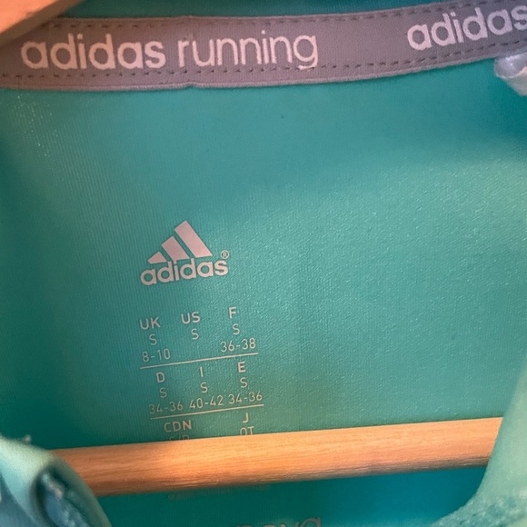 Adidas top - Size S - Picture 3 of 3